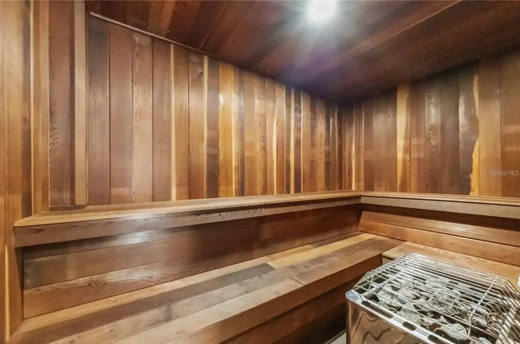 988 Boulevard Of The Arts Sarasota FL 34236