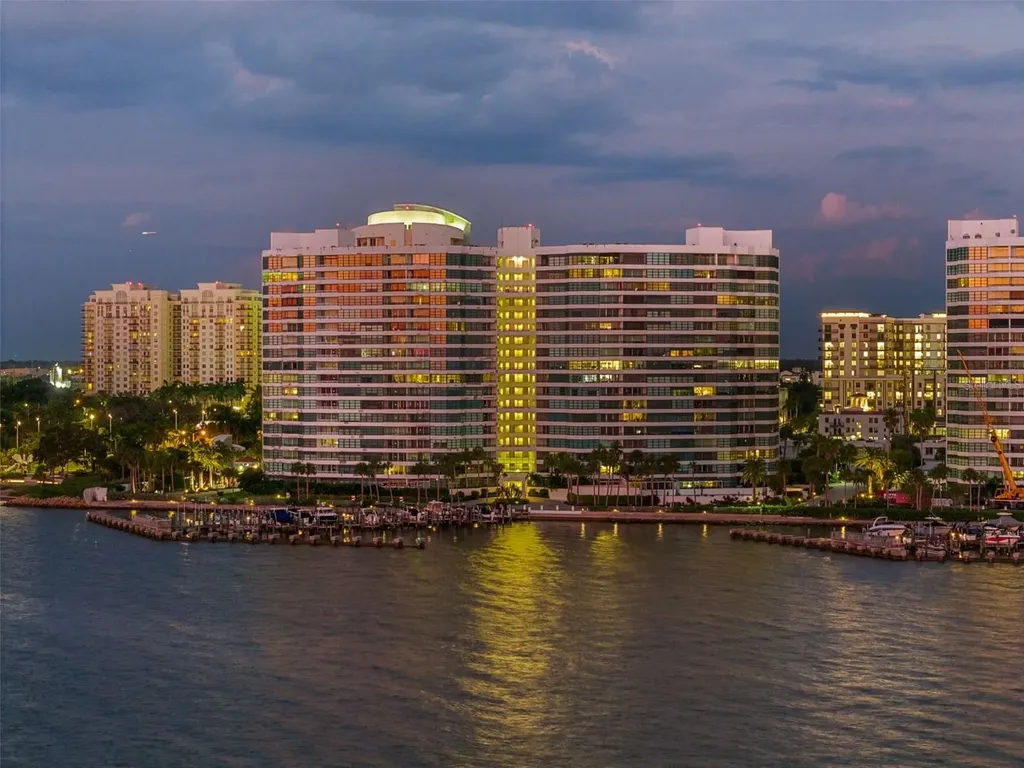 988 Boulevard Of The Arts Sarasota FL 34236