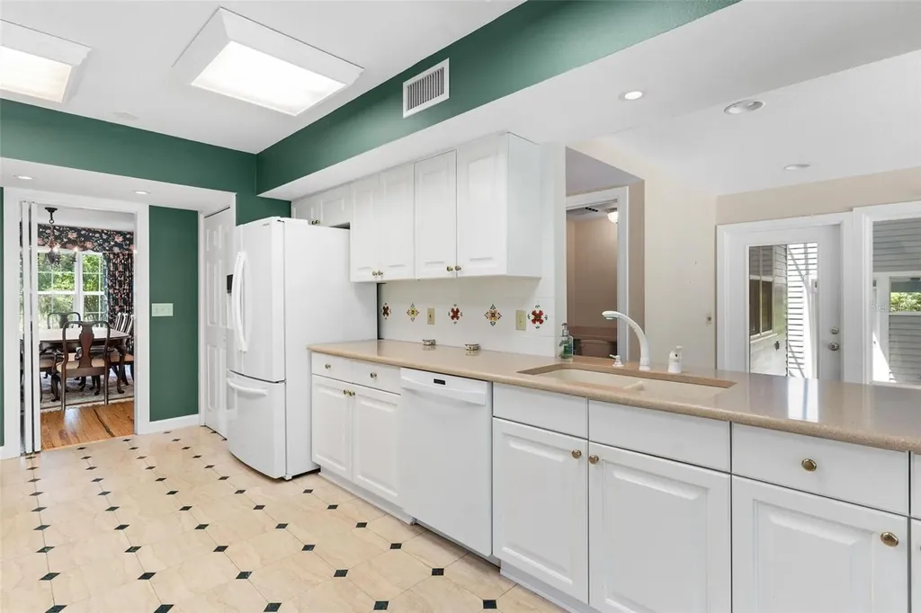 9223 Silver Lake Drive Leesburg FL 34788