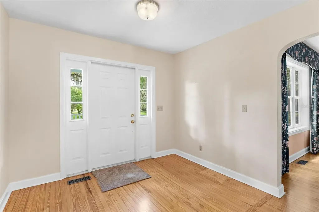 9223 Silver Lake Drive Leesburg FL 34788