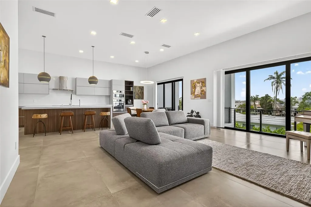 131 Forest Hills Drive Redington Shores FL 33708