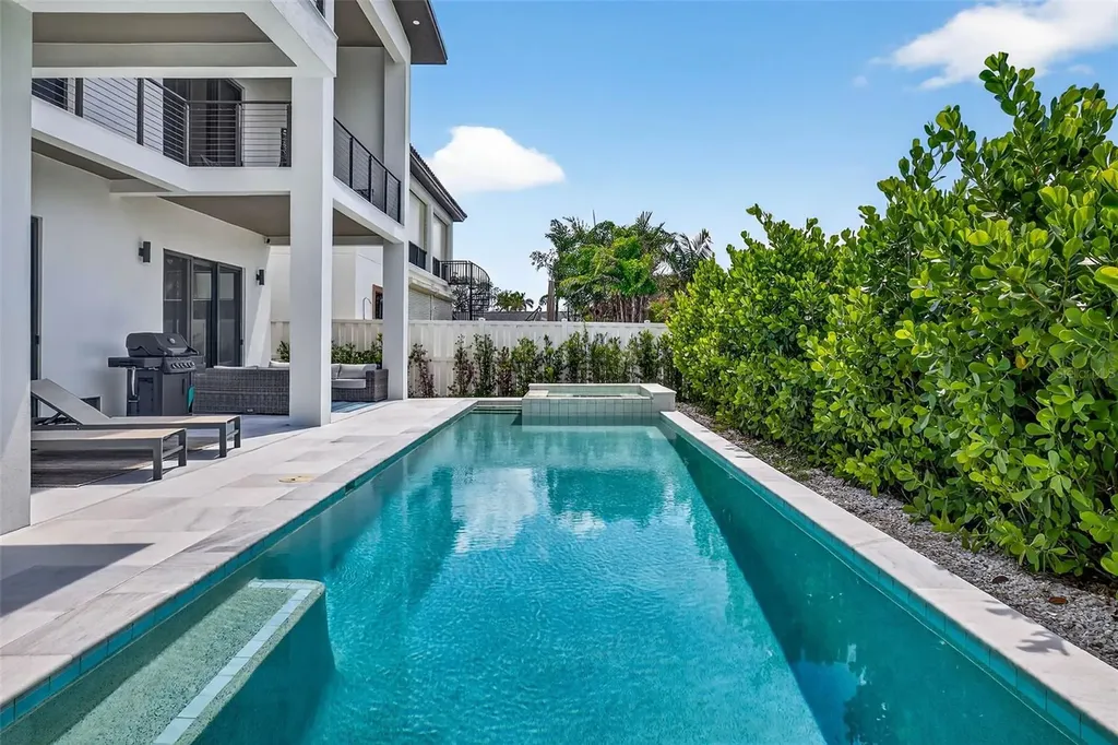 131 Forest Hills Drive Redington Shores FL 33708