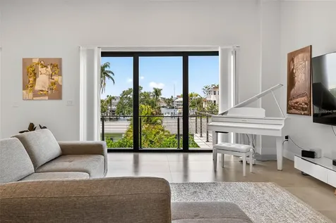 131 Forest Hills Drive Redington Shores FL 33708