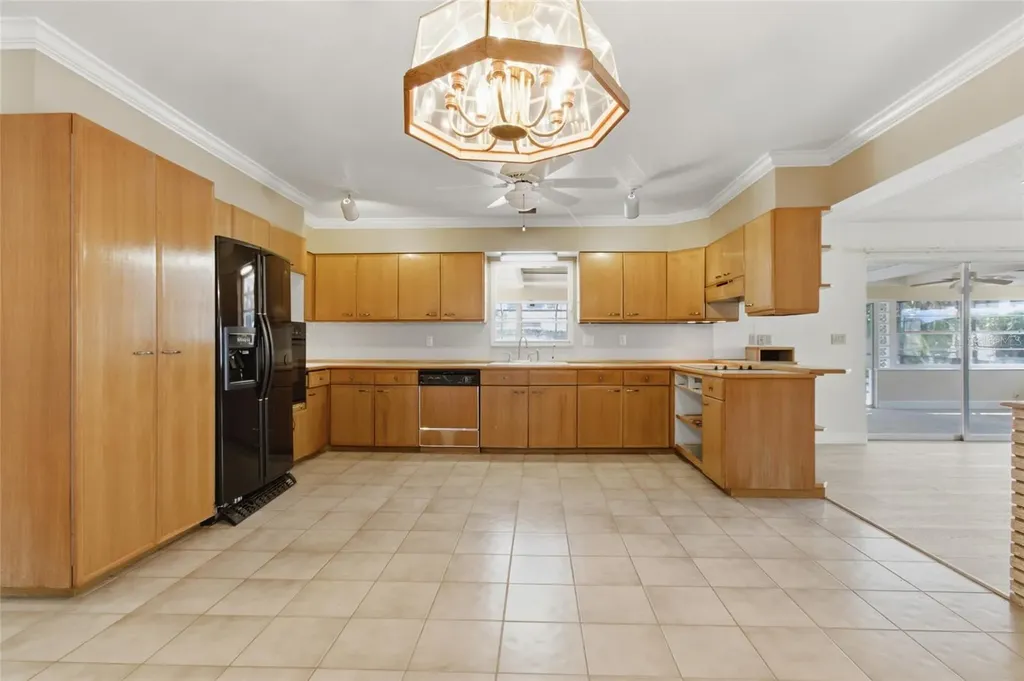 5627 Oakland Drive Tampa FL 33617
