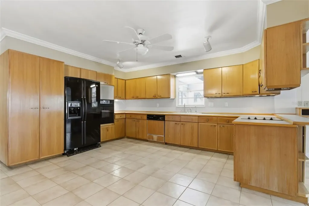 5627 Oakland Drive Tampa FL 33617