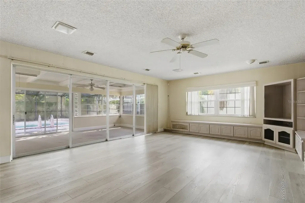 5627 Oakland Drive Tampa FL 33617