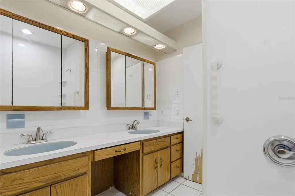 5627 Oakland Drive Tampa FL 33617
