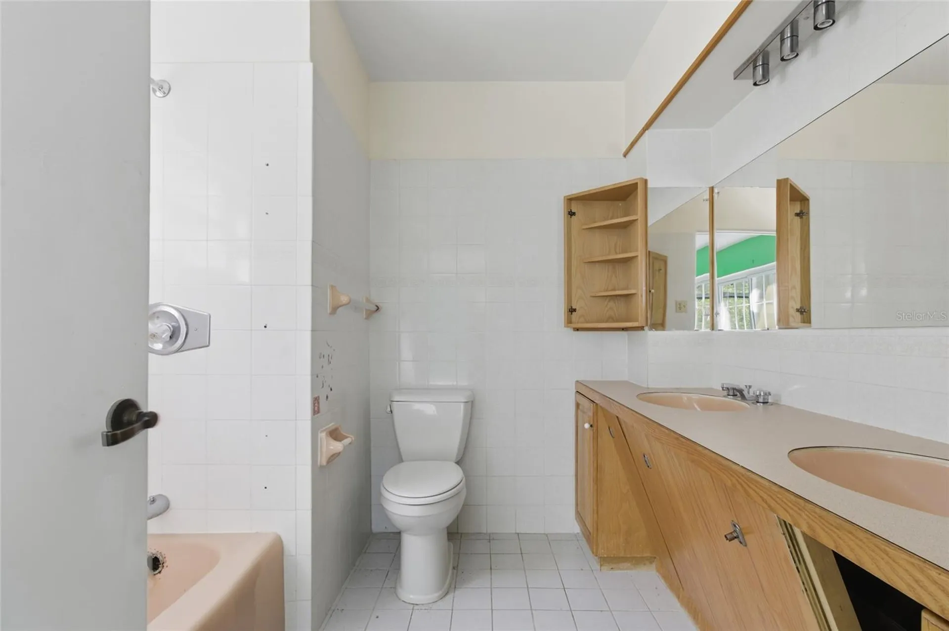 5627 Oakland Drive Tampa FL 33617