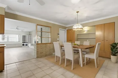 5627 Oakland Drive Tampa FL 33617