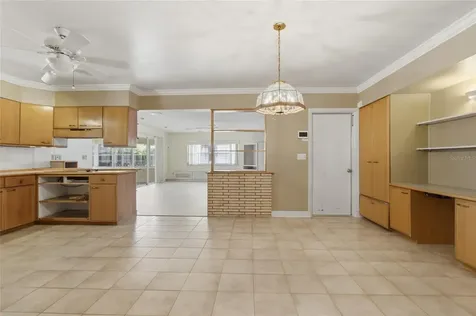 5627 Oakland Drive Tampa FL 33617
