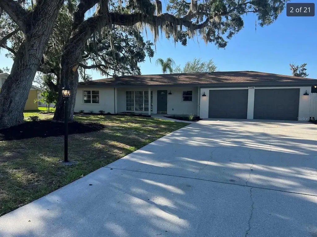 7226 N Leewynn Drive Sarasota FL 34240