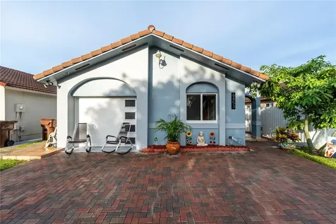 6853 W 25th Court Hialeah FL 33016