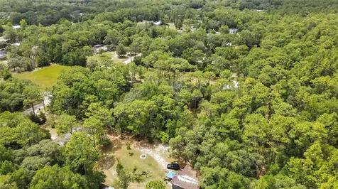 1672 S Colonial Avenue Homosassa FL 34448