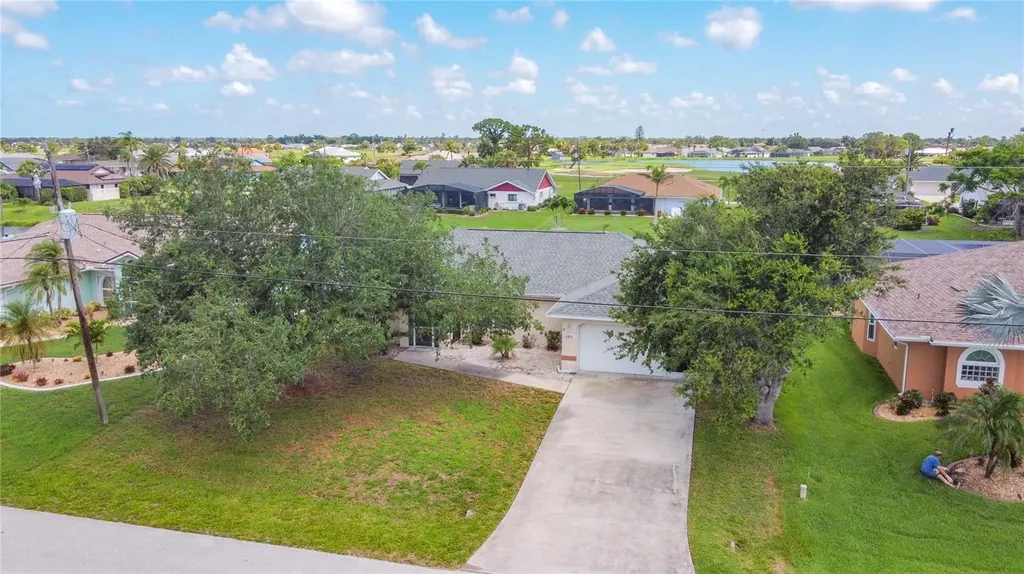 104 Mark Twain Lane Rotonda West FL 33947