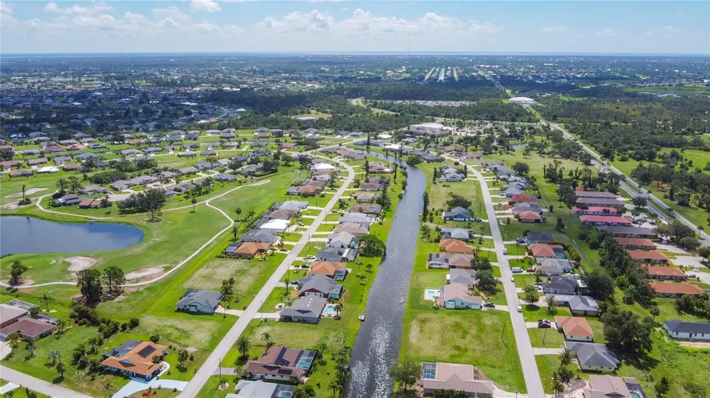 104 Mark Twain Lane Rotonda West FL 33947