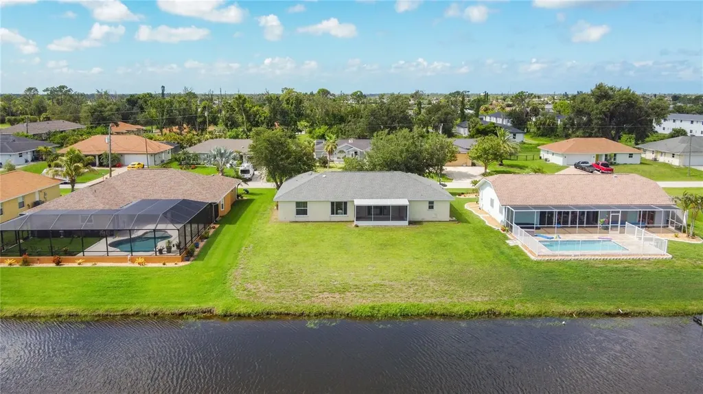 104 Mark Twain Lane Rotonda West FL 33947