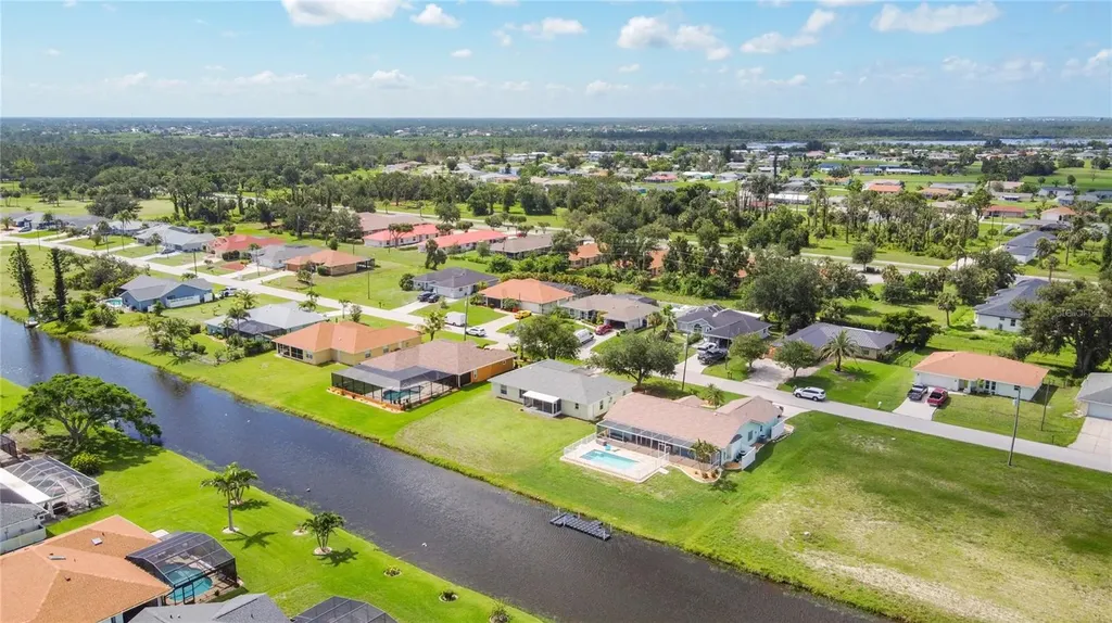 104 Mark Twain Lane Rotonda West FL 33947
