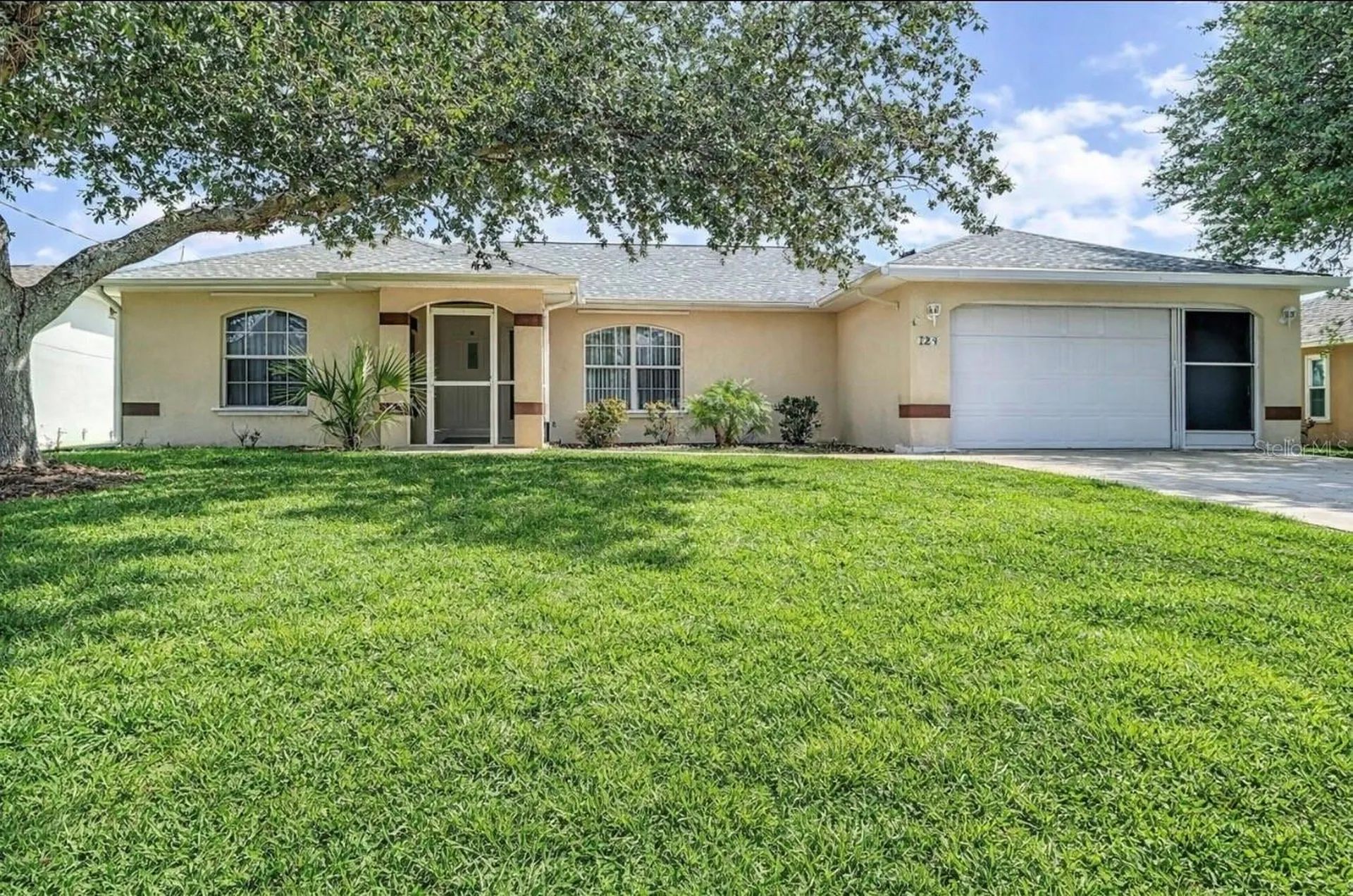 104 Mark Twain Lane Rotonda West FL 33947