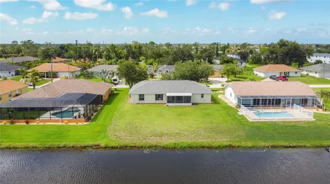 104 Mark Twain Lane Rotonda West FL 33947