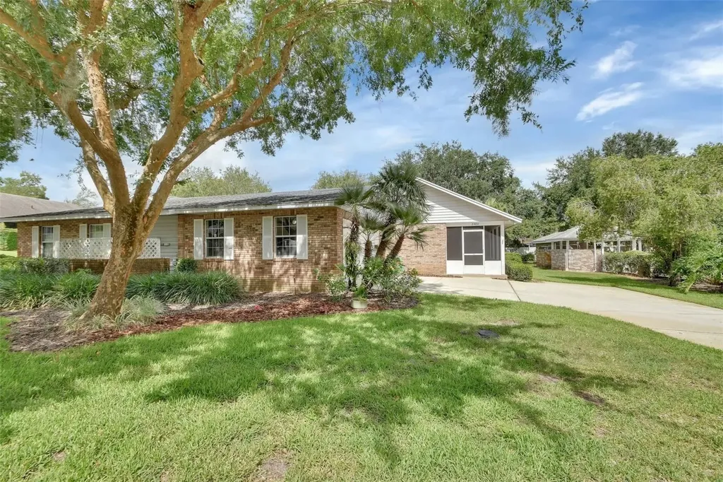 2480 S Glen Eagles Drive Deland FL 32724