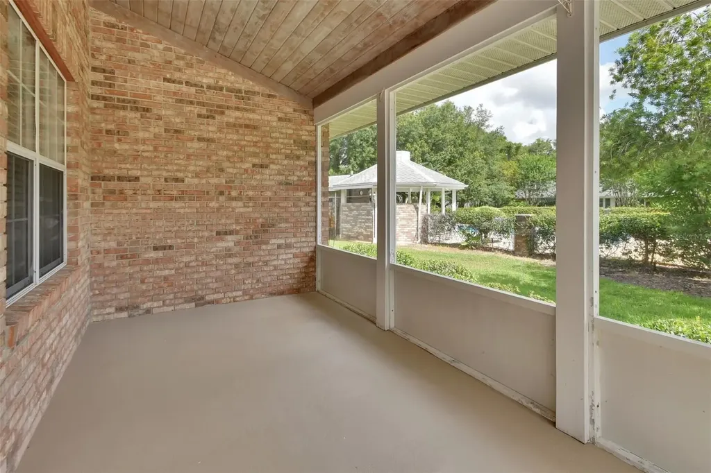 2480 S Glen Eagles Drive Deland FL 32724