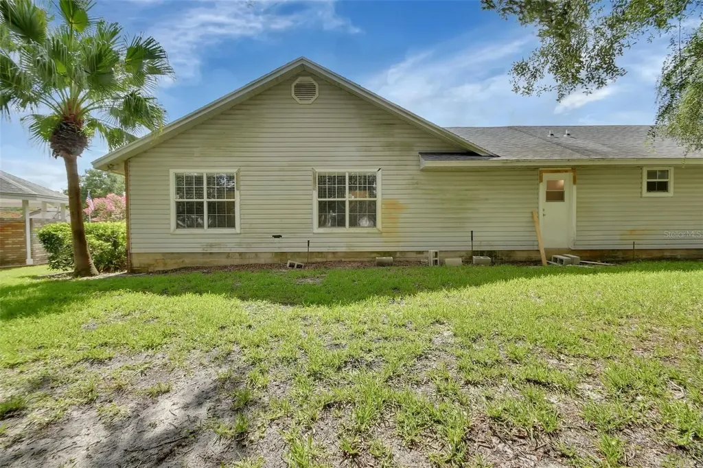 2480 S Glen Eagles Drive Deland FL 32724