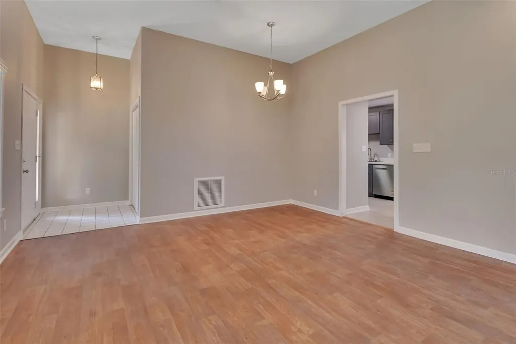 2480 S Glen Eagles Drive Deland FL 32724