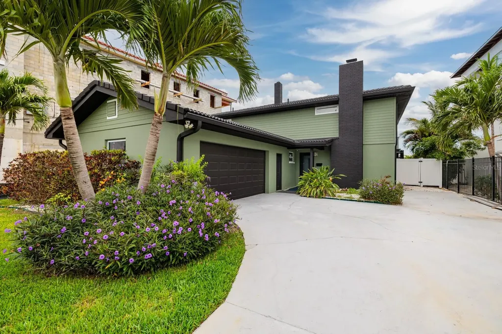 3319 Bayshore Boulevard NE St Petersburg FL 33703