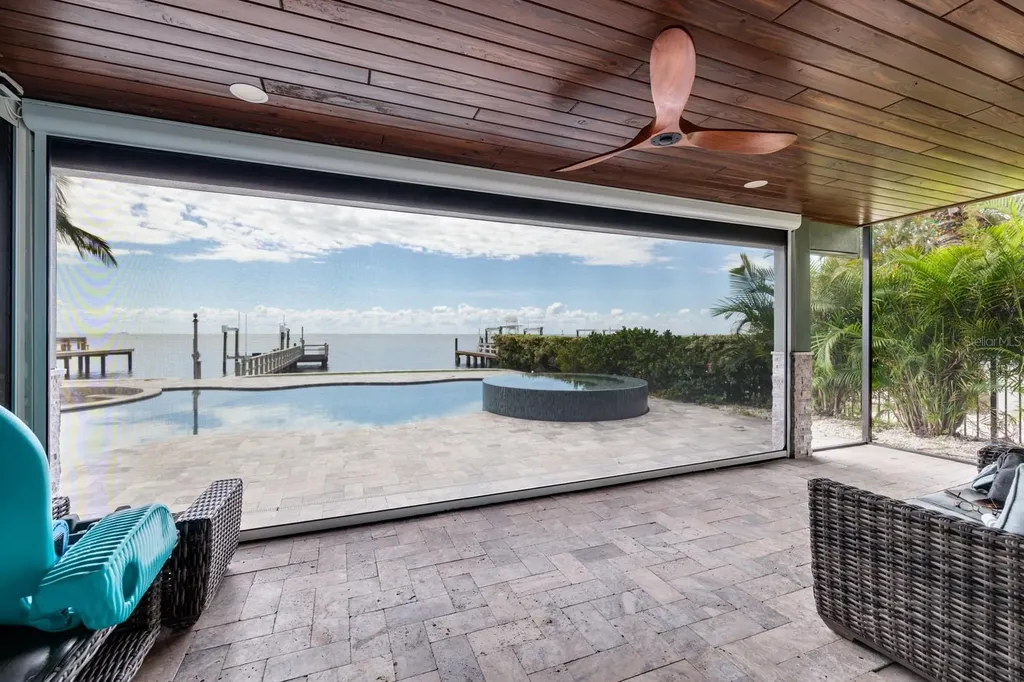 3319 Bayshore Boulevard NE St Petersburg FL 33703