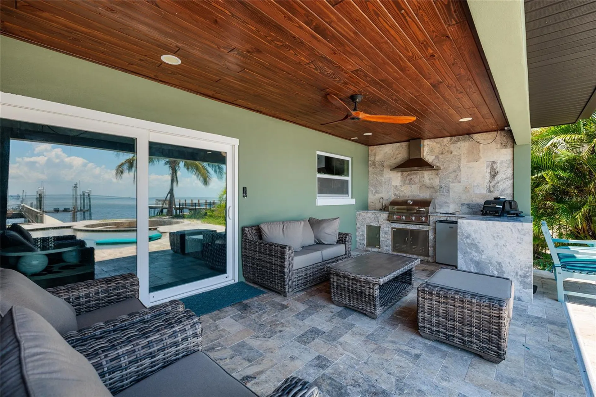3319 Bayshore Boulevard NE St Petersburg FL 33703