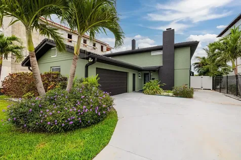 3319 Bayshore Boulevard NE St Petersburg FL 33703
