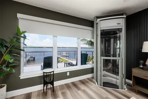 3319 Bayshore Boulevard NE St Petersburg FL 33703