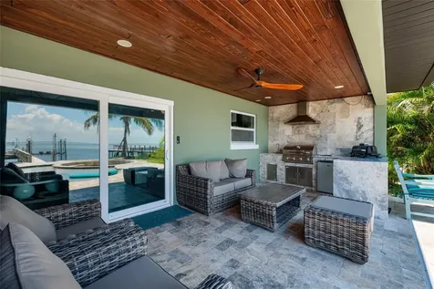 3319 Bayshore Boulevard NE St Petersburg FL 33703