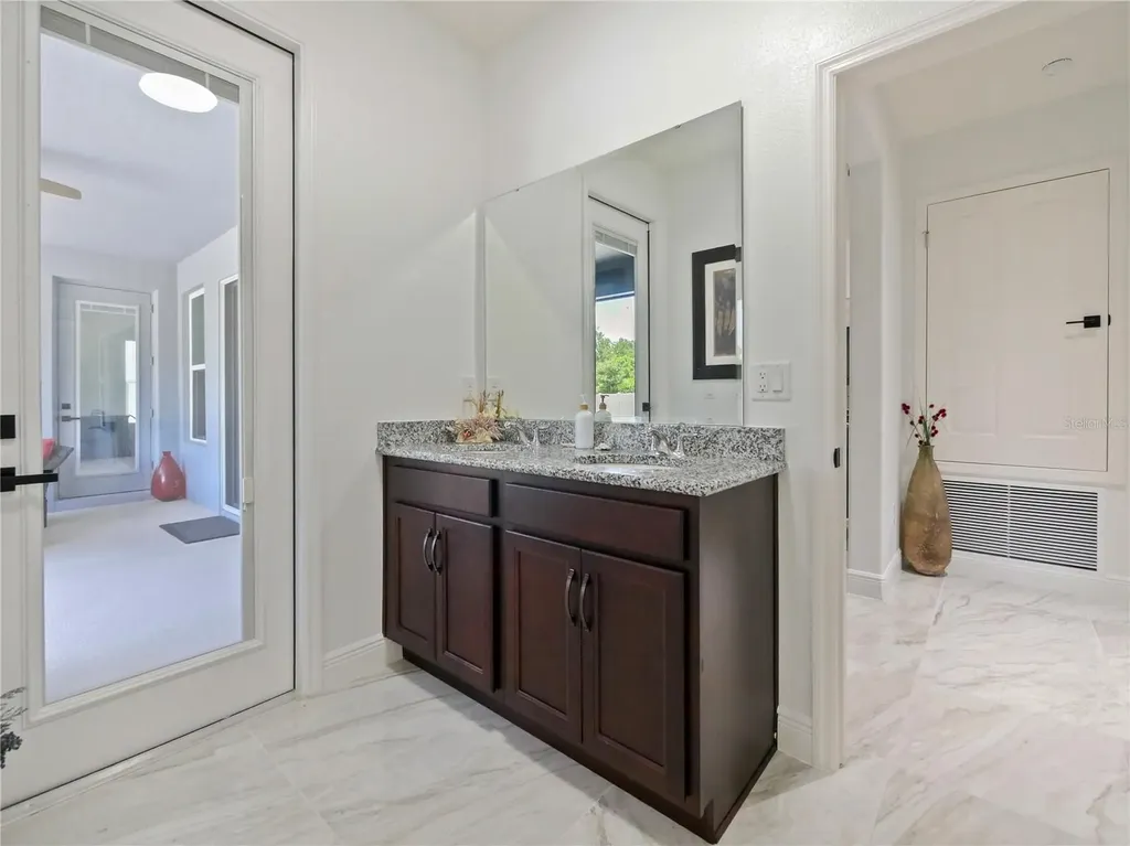 5264 Obsidian Gate Drive Mount Dora FL 32757