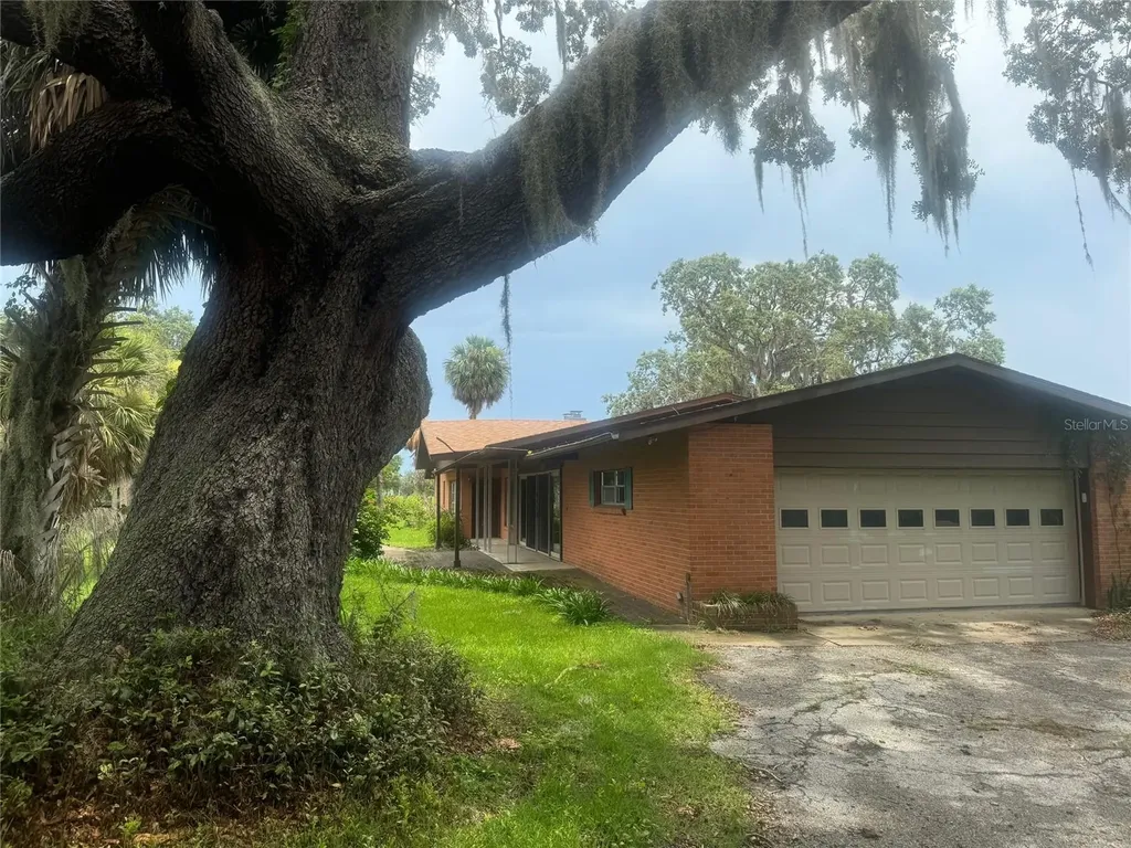 11522 Dead River Road Tavares FL 32778