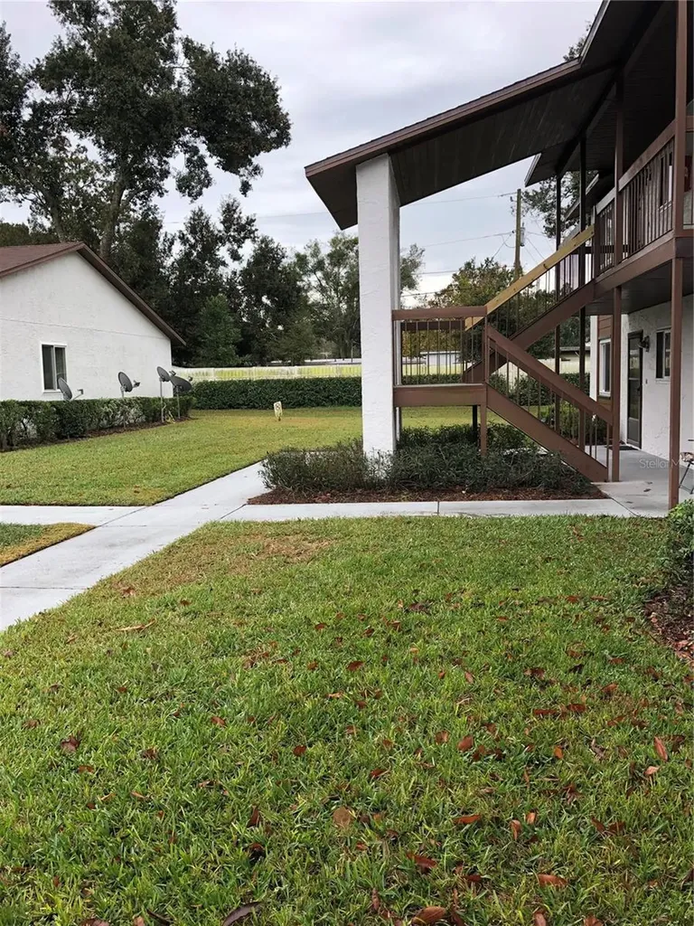 39132 County Road 54 Road Zephyrhills FL 33542