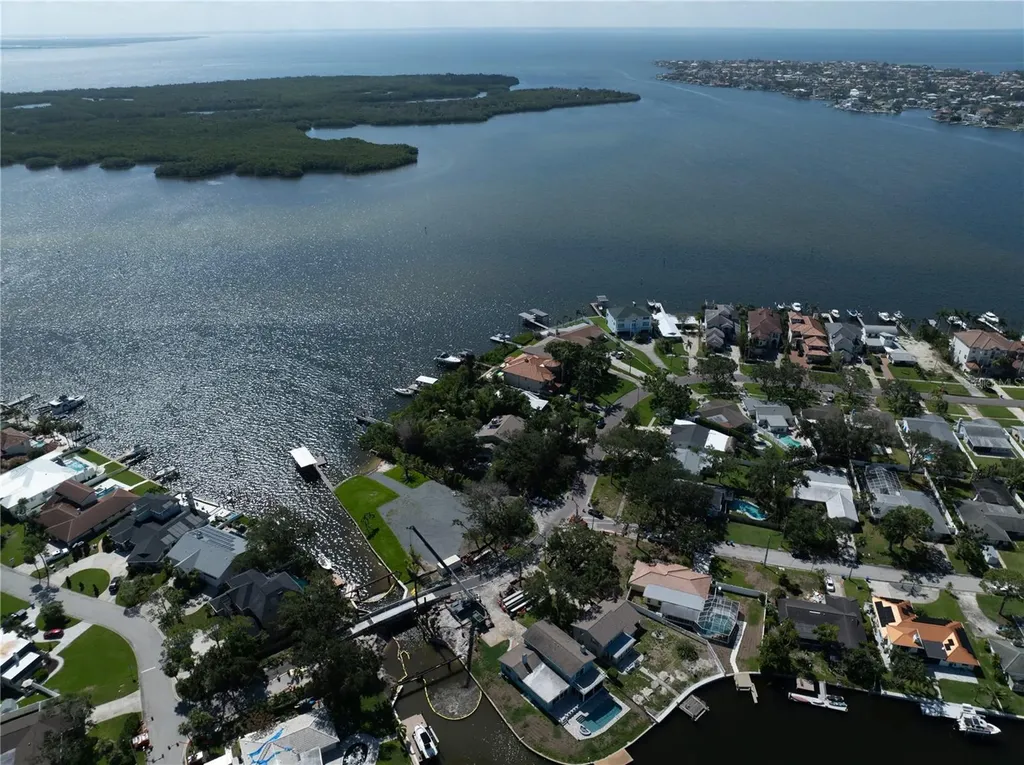 6663 Bayou Grande Boulevard NE St Petersburg FL 33702