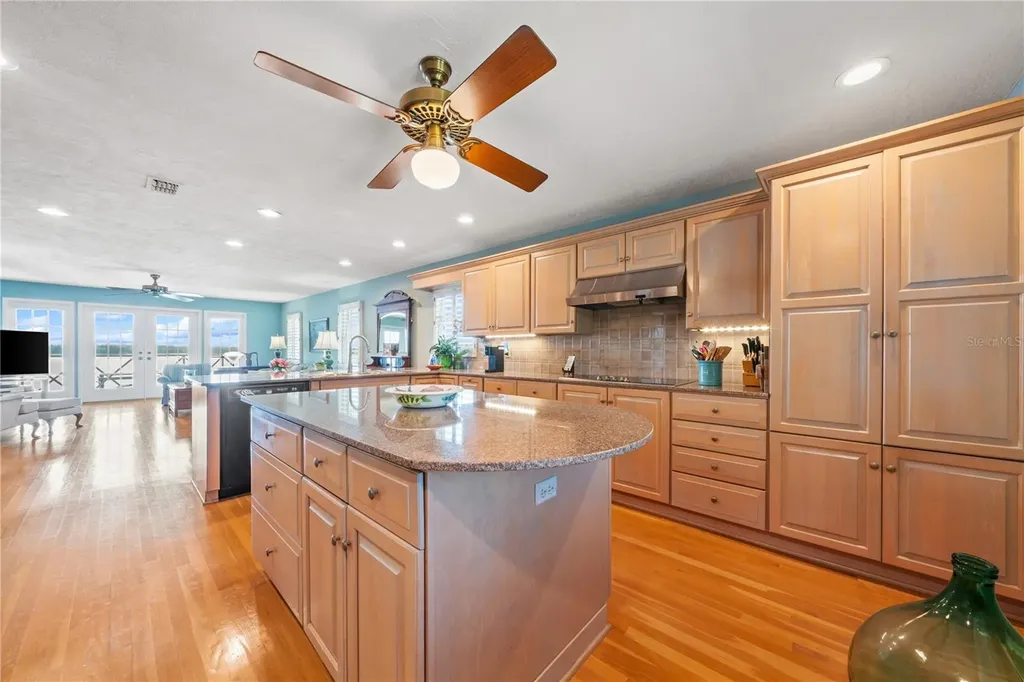 6663 Bayou Grande Boulevard NE St Petersburg FL 33702