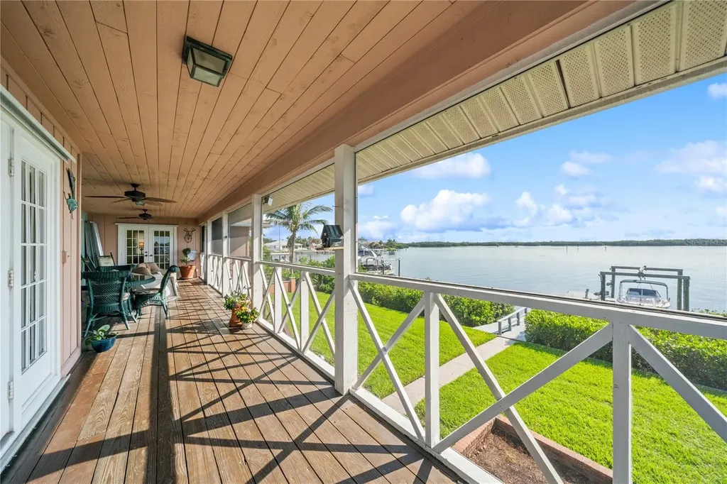 6663 Bayou Grande Boulevard NE St Petersburg FL 33702