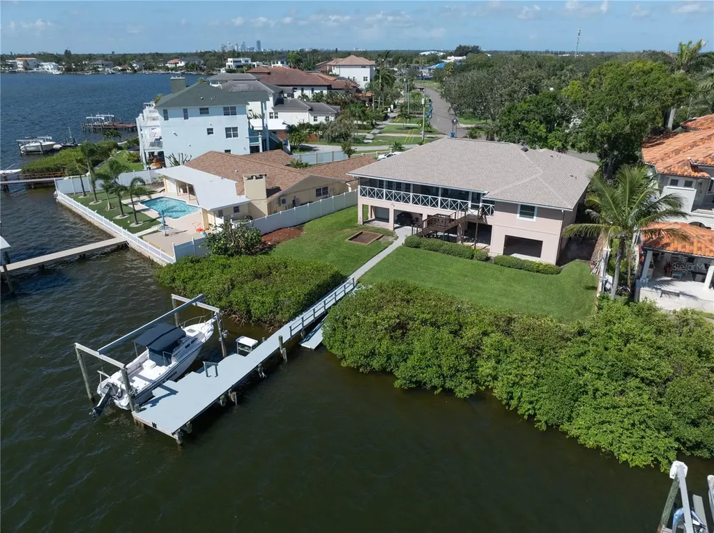 6663 Bayou Grande Boulevard NE St Petersburg FL 33702