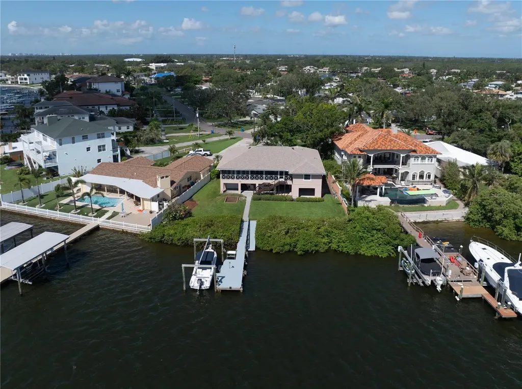 6663 Bayou Grande Boulevard NE St Petersburg FL 33702