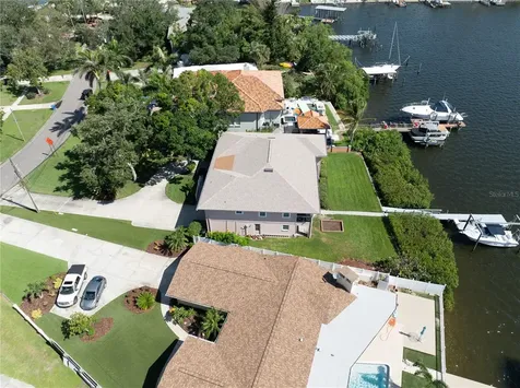 6663 Bayou Grande Boulevard NE St Petersburg FL 33702