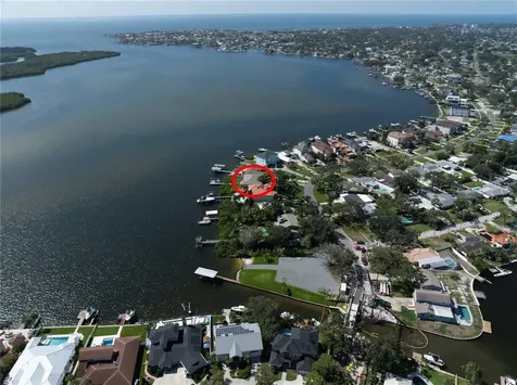 6663 Bayou Grande Boulevard NE St Petersburg FL 33702