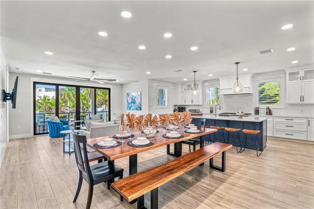 119 Avenida Messina Sarasota FL 34242