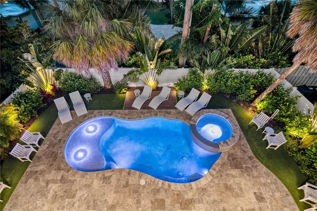 119 Avenida Messina Sarasota FL 34242