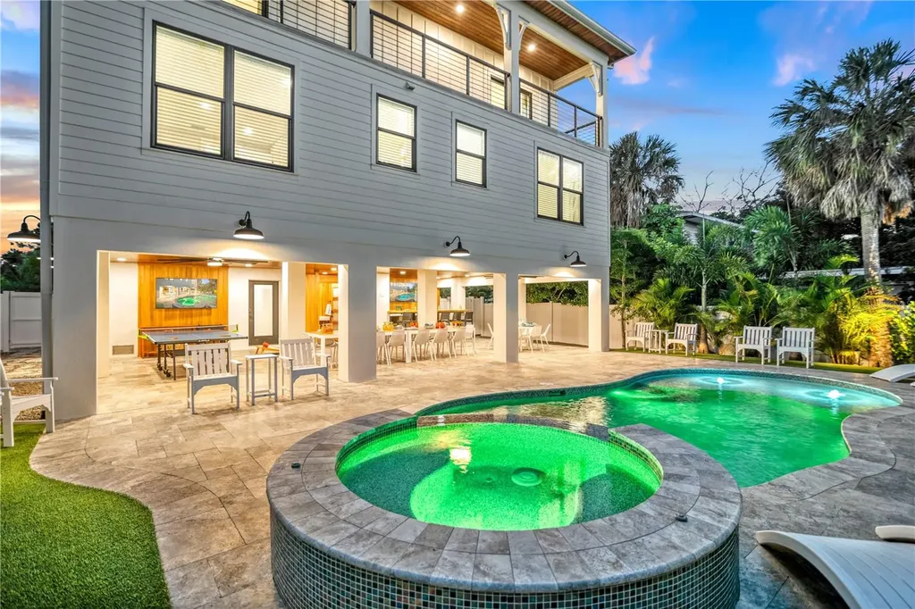119 Avenida Messina Sarasota FL 34242
