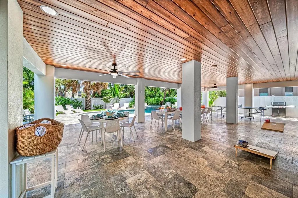 119 Avenida Messina Sarasota FL 34242