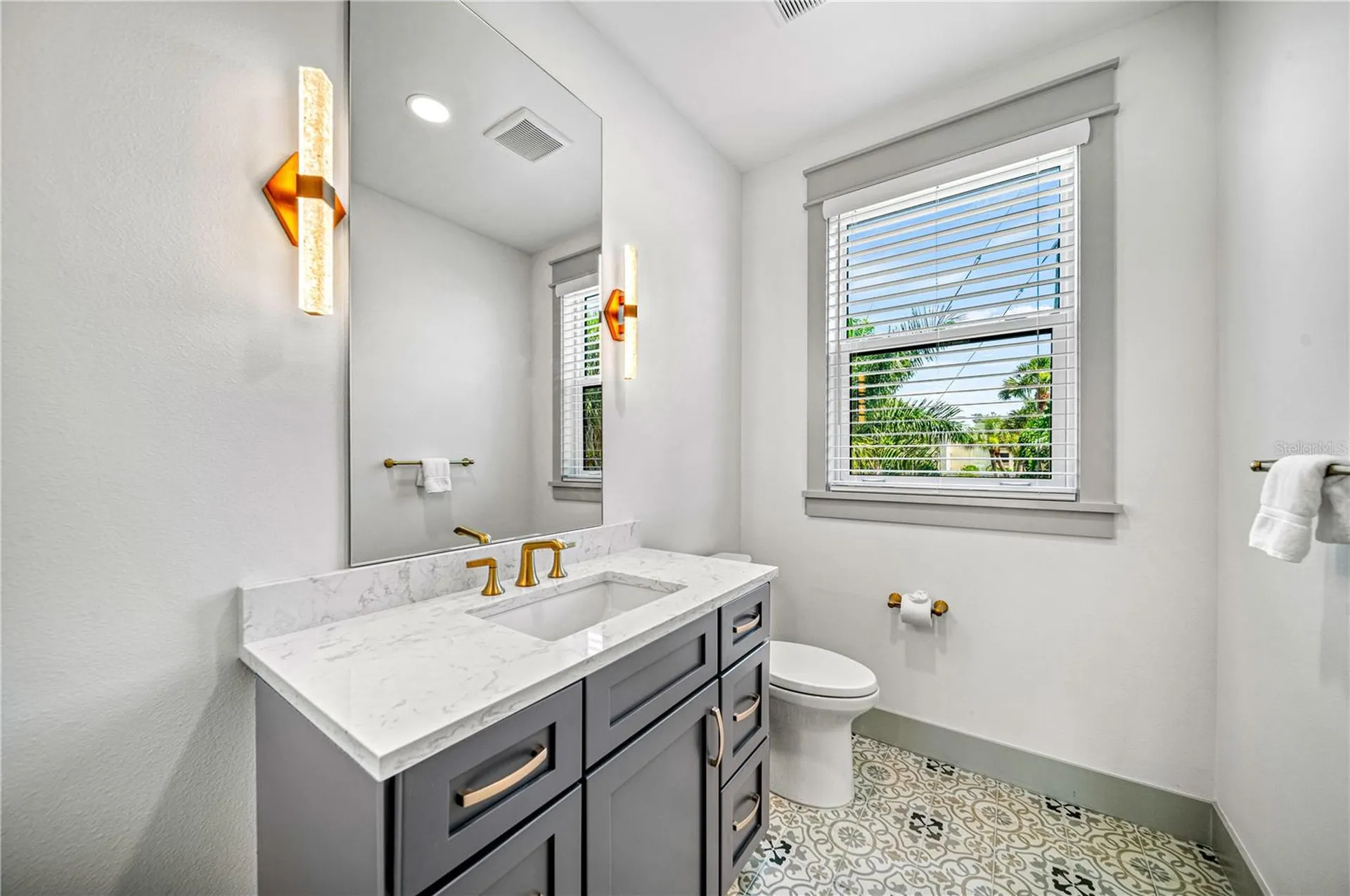 119 Avenida Messina Sarasota FL 34242