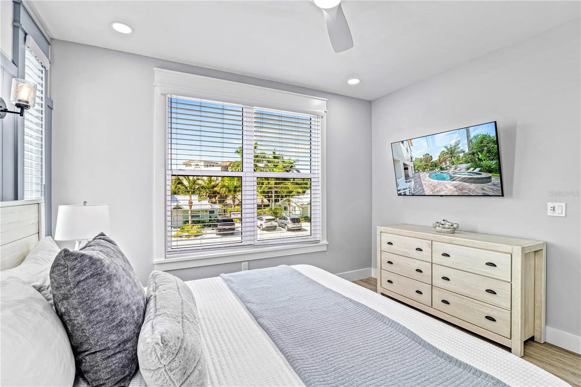 119 Avenida Messina Sarasota FL 34242