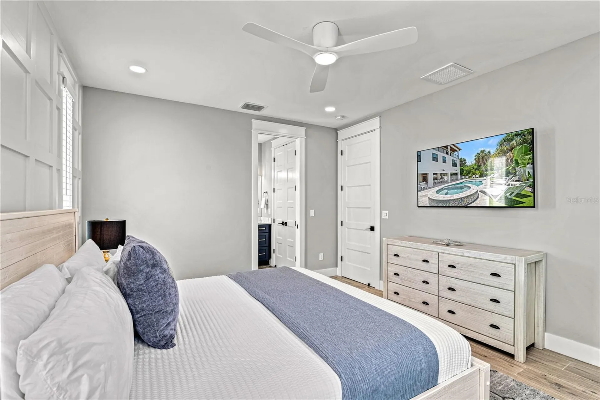 119 Avenida Messina Sarasota FL 34242